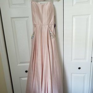 (NWT) BLONDIE NITES SATIN STRAPLESS BALLGOWN BEAD POCKET Beige/soft pink  Size 5